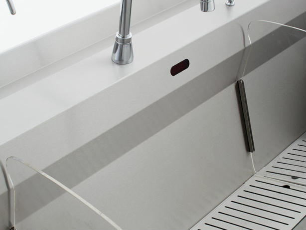 Scrub Sinks, Dual Controlled - Triple